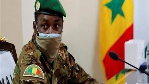 وزير الدفاع السابق في مالي يؤدي اليمين الدستورية رئيساً مؤقتاً للبلاد