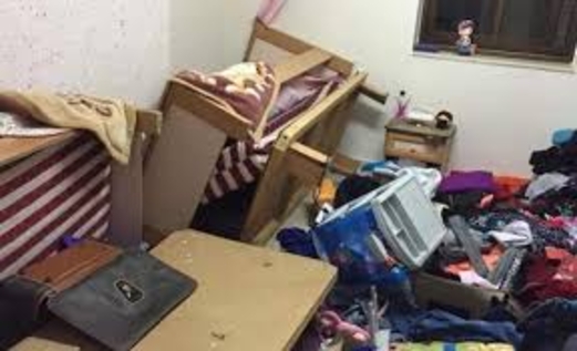 الاحتلال يفتش عدة منازل في يطا جنوب الخليل