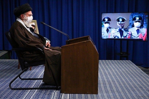 السيد خامنئي: اعتزاز ترامب بجرائمه ضد إيران لا يليق إلا بأوغاد مثله