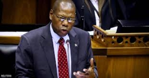 إصابة وزير الصحة في جنوب إفريقيا بفيروس كورونا