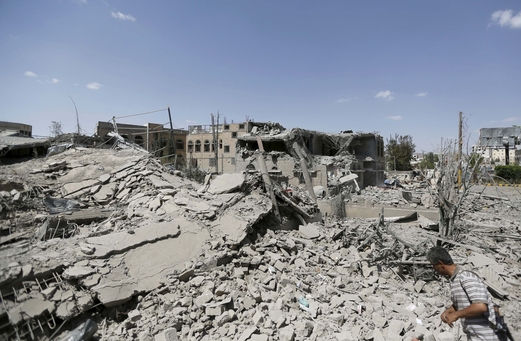 حضور شيطاني للإمارات في اليمن..حوّلتها إلى مسرح لتجريب صفقات أسلحتها السرية