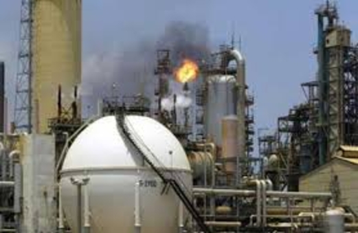 مادورو: تم استهداف أكبر مصفاة للنفط في فنزويلا