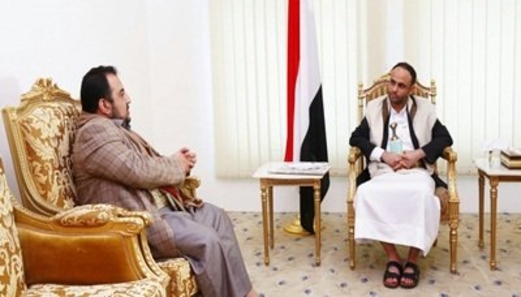 الرئيس المشاط يناقش مع مدير المؤسسة الاقتصادية سير العمل بالمؤسسة