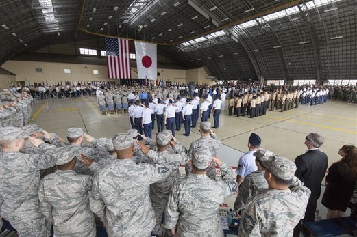 طوكيو تتفاوض مع واشنطن بشأن تكاليف استضافة القوات الأمريكية