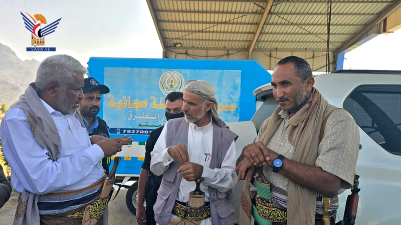 مفتاح يلتقي المحافظ عطيفي ويتفقد أعمال صيانة طريق صنعاء - الحديدة