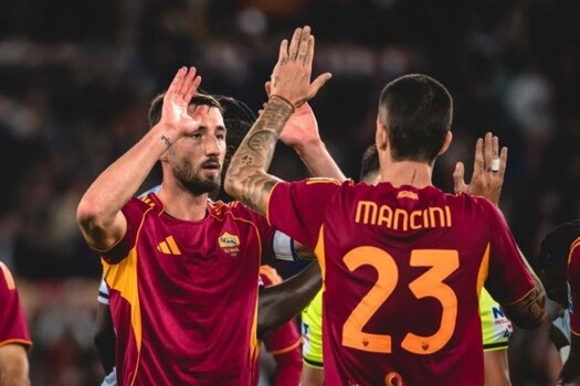 روما يعلن التجديد للثنائي الدولي الإيطالي مانشيني وكريستانتي