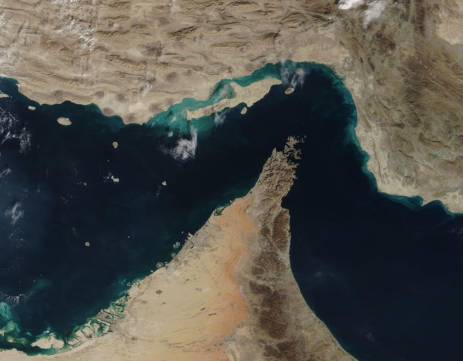 مقر خاتم الأنبياء: إدارة مضيق هرمز تتم باقتدار كامل من قبل القوات المسلحة الإيرانية