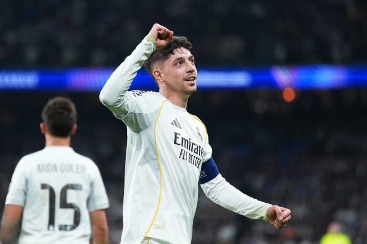 ريال مدريد يضع قدماً في ربع نهائي أبطال أوروبا بفوز عريض على مانشستر سيتي
