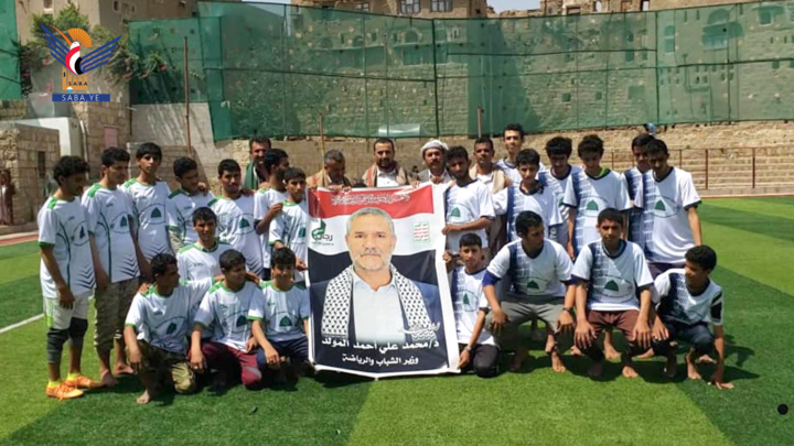  فريق الشهيد القائد يتوج ببطولة الرسول الأعظم لكرة القدم بمدينة عمران  