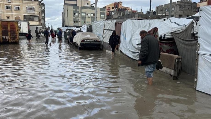 منخفض جوي يفاقم معاناة سكان غزة تحت وطأة عدوان إسرائيلي مستمر