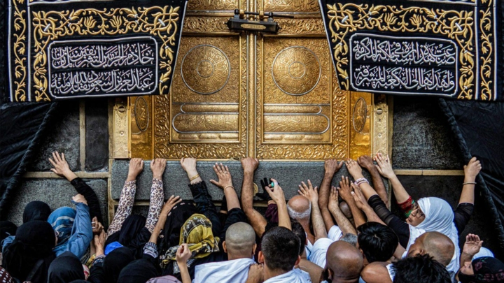 الحج بين الدم والمال.. مأساة بيت الله الحرام في عهد آل سعود