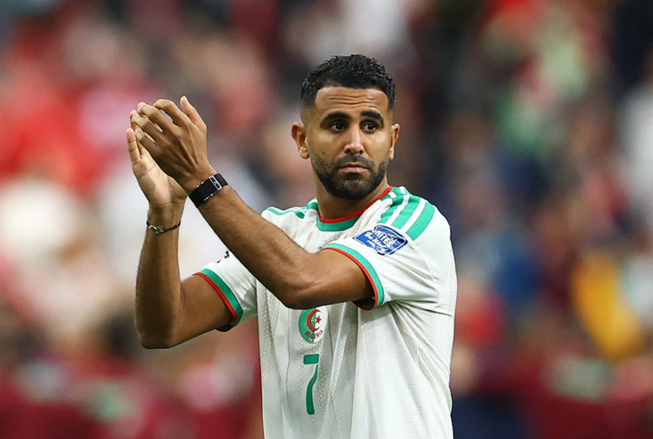 الاتحاد الجزائري لكرة القدم يكرّم رياض محرز بعد إعلان اعتزاله اللعب دوليًا