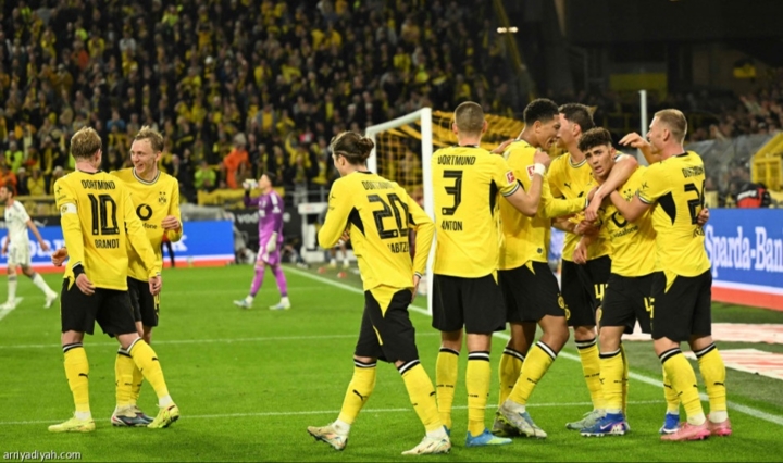 دورتموند يحسم وصافة الدوري الألماني بفوز مثير على فرانكفورت