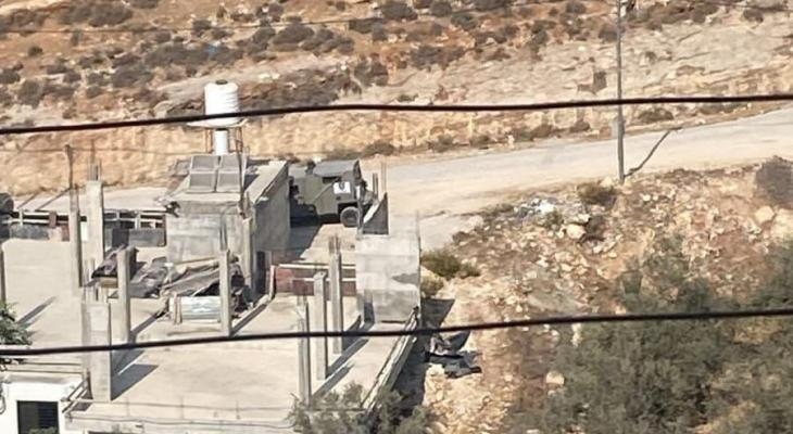 العدو الإسرائيلي يُخطر فلسطينيا بإخلاء منزله في بيت لحم