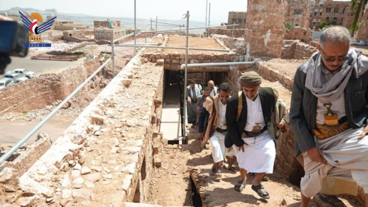 قطينة والمهدي يتفقدان مشروع ترميم قشلة كوكبان التاريخية 