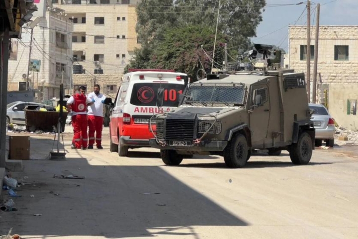 إصابة طفل وشاب فلسطيني في اعتداءين اسرائيليين منفصلين في طولكرم والخليل  