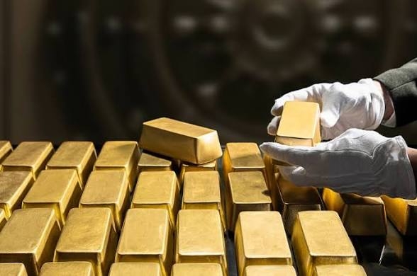 الذهب يعوّض خسائره بعد صدور بيانات أسعار المنتجين في أمريكا
