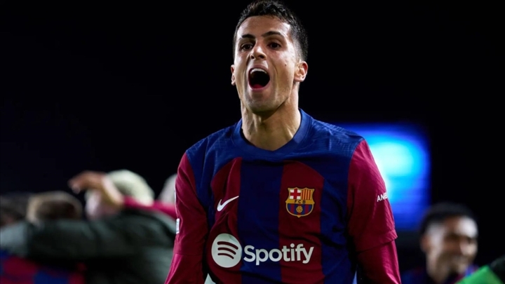 برشلونة الإسباني يضم المدافع البرتغالي جواو كانسيلو