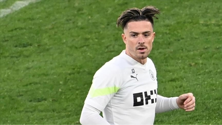 جاك غريليش يفوز بجائزة أفضل لاعب بالدوري الإنجليزي لشهر أغسطس