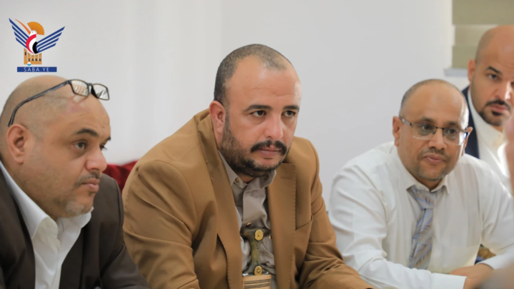 مناقشة جوانب التعاون بين الغرفة التجارية ومكتب هيئة الزكاة بأمانة العاصمة