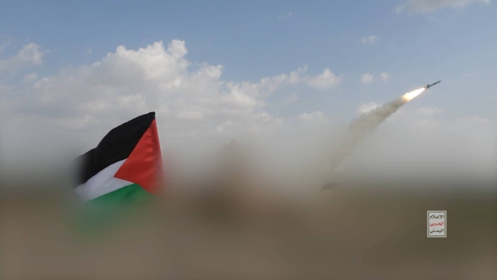 صنعاء تكثّف عملياتها البحرية | الحوثي: ضربنا هدفاً في «المتوسط»