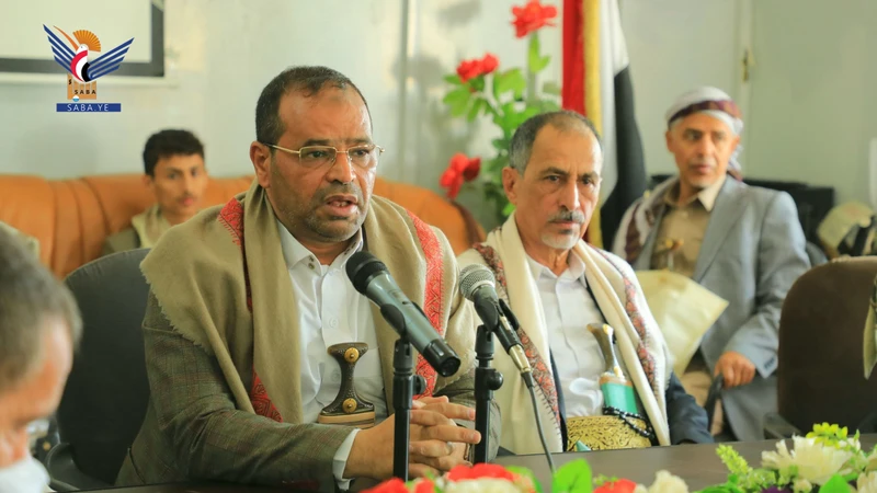 تنفيذي صعدة يناقش مستوى أداء عدد من المكاتب