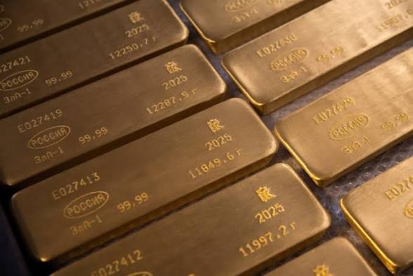 الذهب يتراجع عن أعلى مستوى في أسبوعين مع ارتفاع أسعار النفط