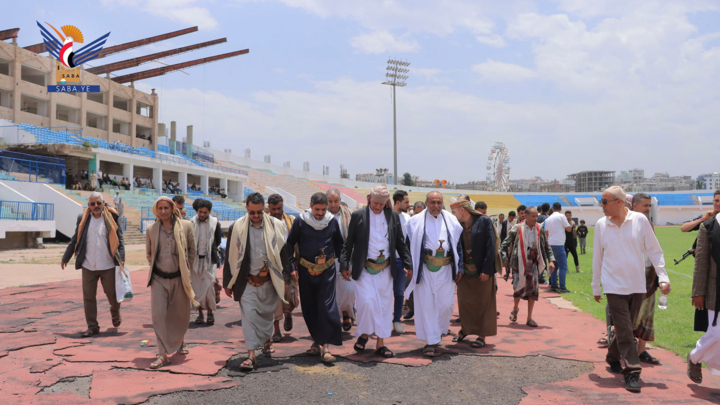 محافظ إب يطلع على أعمال صيانة استاد إب الرياضي