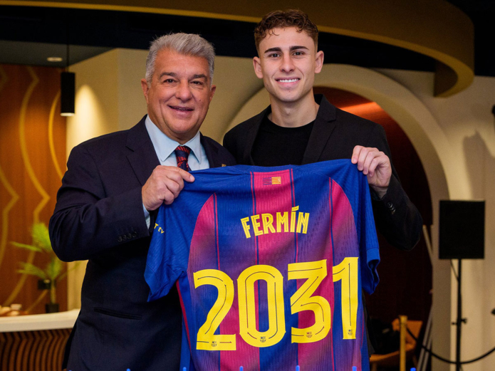 برشلونة يعلن تمديد عقد لاعبه فيرمين حتى 2031