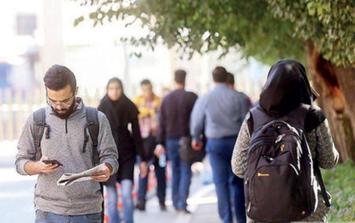 عقدة الأجنبي.. لماذا العربي يقدس الغرب وأسلوبهم في الحياة؟