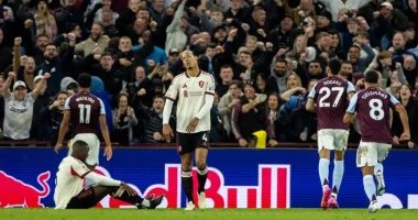 أستون فيلا يُسقط ليفربول برباعية في الدوري الإنجليزي