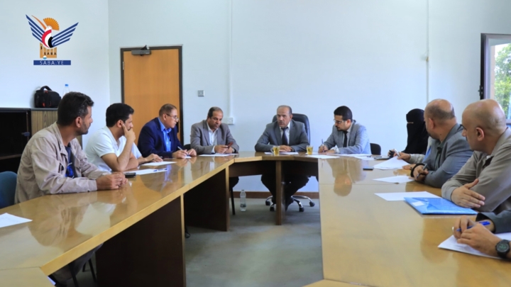 مناقشة تحضيرات استقبال العام الجامعي الجديد بكلية الطب بجامعة صنعاء