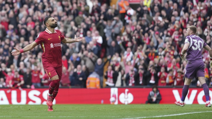 صلاح يتوج بجائزة أفضل لاعب في الدوري الإنجليزي للمرة الثالثة