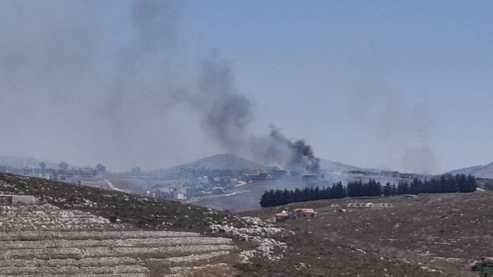 لبنان.. العدو الإسرائيلي يقصف بلدة ويشعل نيران في مزرعة بالجنوب وطيرانه يحلق فوق بيروت والضاحية
