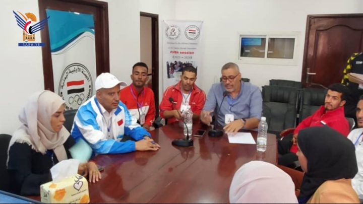 انتخاب اللاعب طه المحاقري رئيساً للجنة الرياضيين باللجنة الأولمبية اليمنية