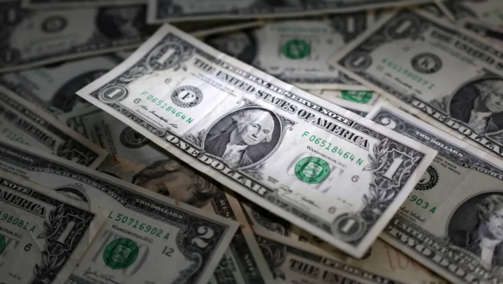 ارتفاع الدولار مع ترقب المستثمرين لعودة البيانات الأمريكية