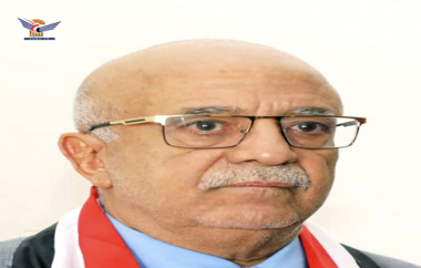 رئيس مجلس الوزراء يهنئ قائد الثورة والرئيس المشاط بحلول العام الهجري الجديد