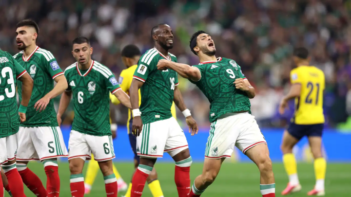 المكسيك تتجاوز الإكوادور إلى ثمن نهائي كأس العالم