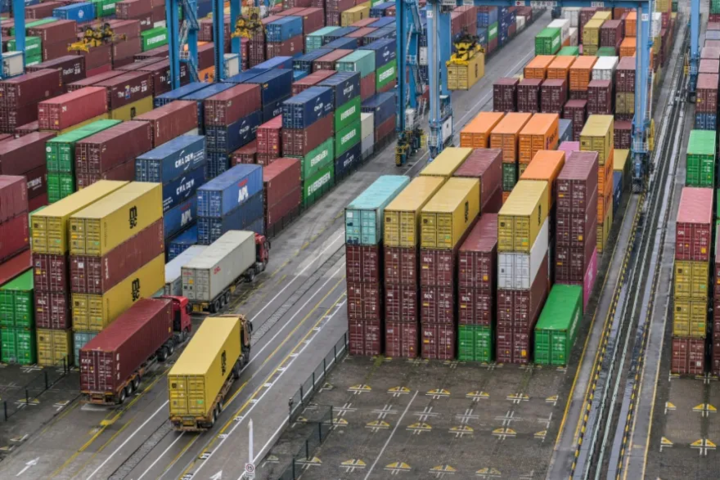 انخفاض صادرات الصين إلى الولايات المتحدة 11,8% في أغسطس مقارنة بيوليو