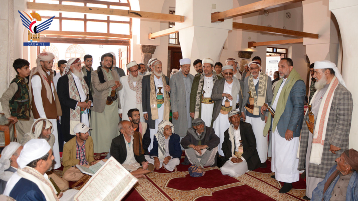 رئيس وأعضاء اللجنة المركزية العليا للتعبئة والحشد يزورون الدورة الصيفية بالجامع الكبير بصنعاء