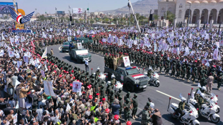 فيديو || تشييع رسمي وشعبي مهيب للشهيد الفريق الركن المجاهد محمد الغماري بالعاصمة صنعاء 