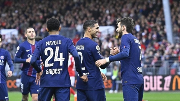حكيمي يقود باريس سان جيرمان للفوز على ستاد بريست في الدوري الفرنسي