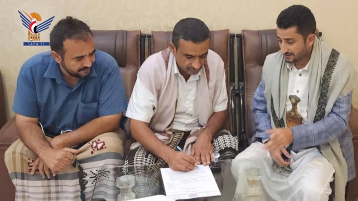 حجة .. توقيع عقد لتسويق وتجميد 200 طن دجاج منتج محليًا ضمن مشروع الزراعة التعاقدية
