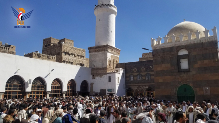 جمعة رجب في صنعاء القديمة.. احتفالات تجسد عمق الانتماء الإيماني