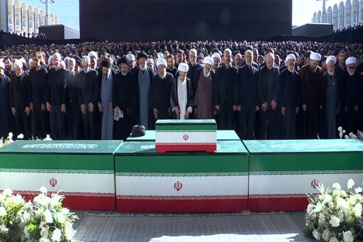 الإمام الخامنئي .. كيف صاغ فلسفة المقاومة؟