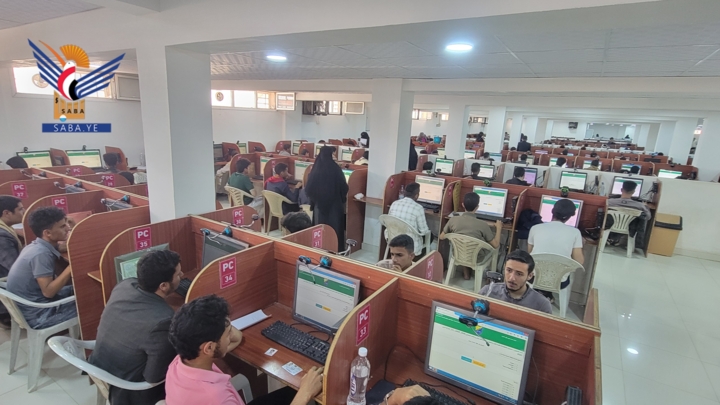 تنافس أكثر من ثلاثة آلاف طالب على 150 مقعداً في اختبار المفاضلة بكلية الطب جامعة صنعاء