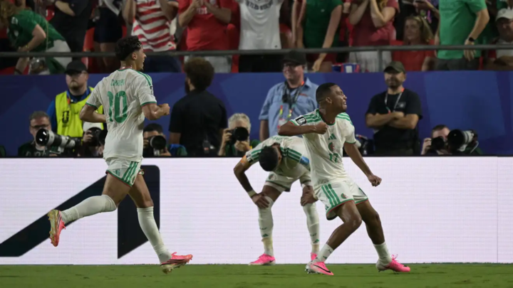 كأس العالم.. الجزائر تضمن مقعدا في دور الـ32 عقب تعادل مثير مع النمسا