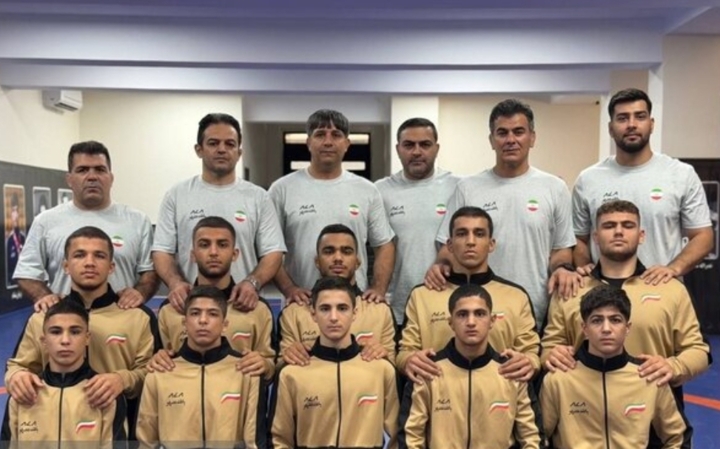 منتخب إيران للناشئين في المصارعة الحرة يحرز لقب بطولة آسيا