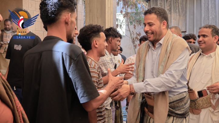 نائب وزير الشباب ومحافظ سقطرى يلتقيان بعثة نادي ردفان بصنعاء