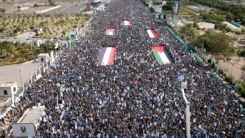 مسيرات مليونية في صنعاء تحت شعار "ثابتون مع غزة.. رغم أنف الأمريكي وجرائمه"